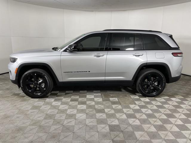 new 2025 Jeep Grand Cherokee car, priced at $53,841