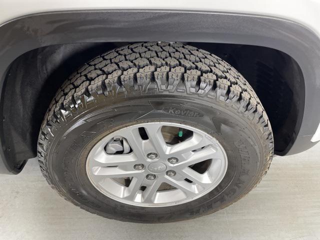 used 2023 Jeep Grand Cherokee car, priced at $21,800