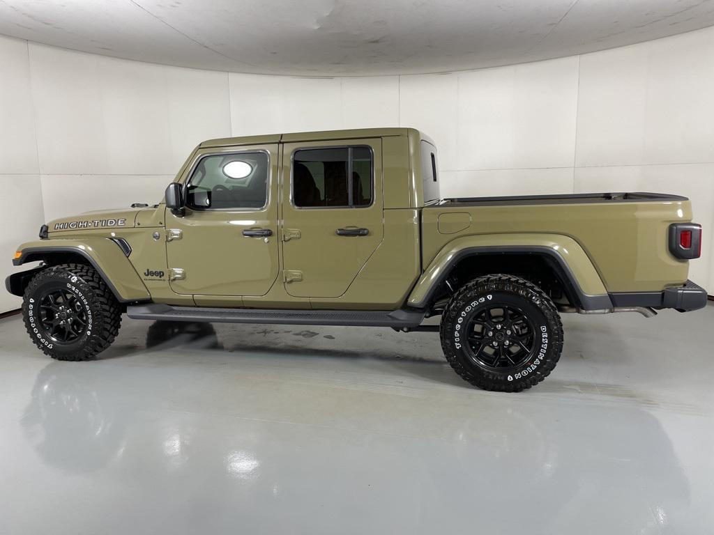 new 2025 Jeep Gladiator car, priced at $44,900
