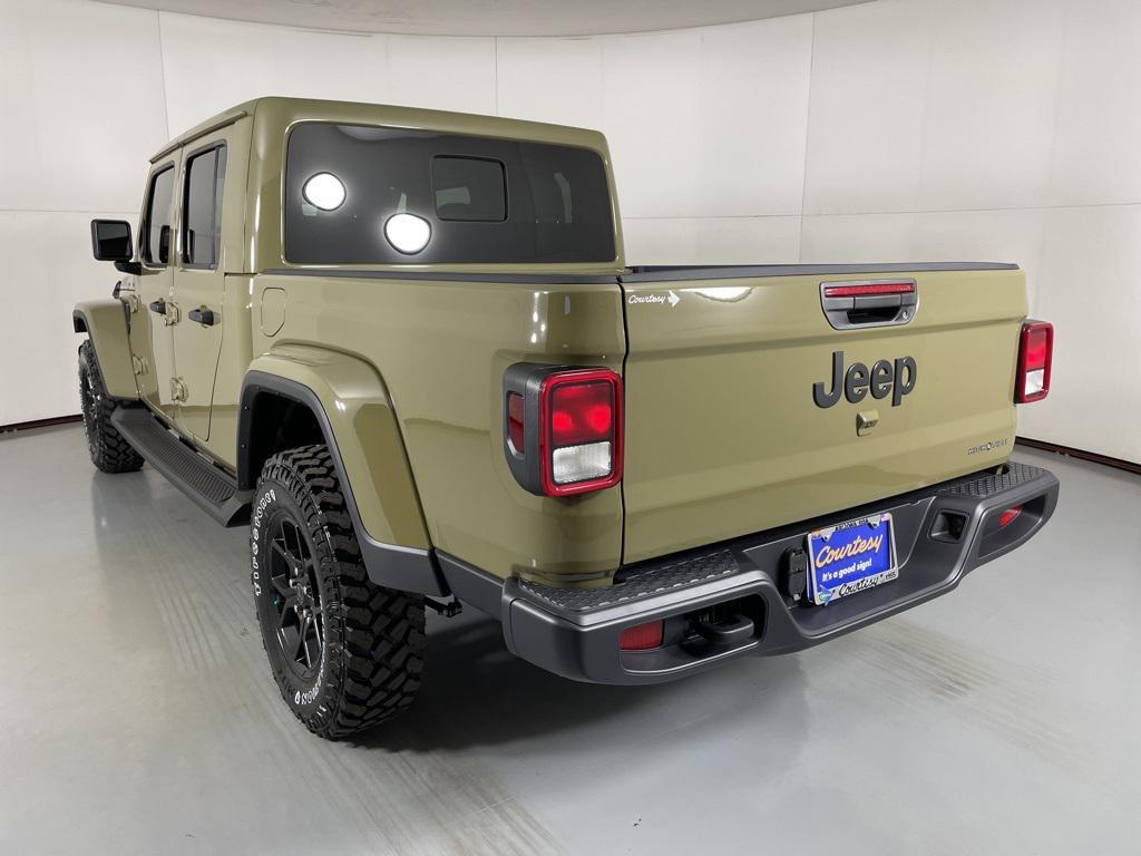 new 2025 Jeep Gladiator car, priced at $44,900