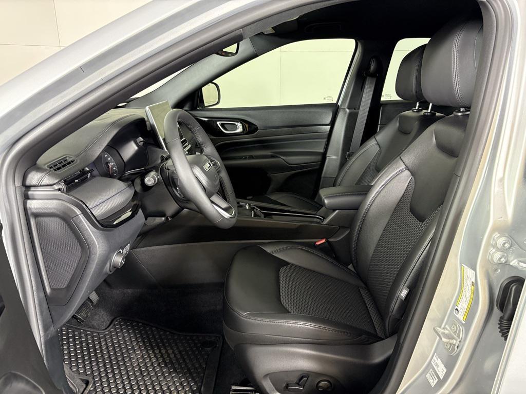 new 2026 Jeep Compass car, priced at $31,900