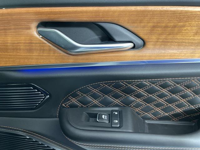 new 2025 Jeep Grand Cherokee L car, priced at $68,900