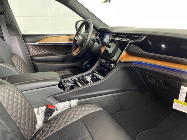 new 2025 Jeep Grand Cherokee L car, priced at $68,900
