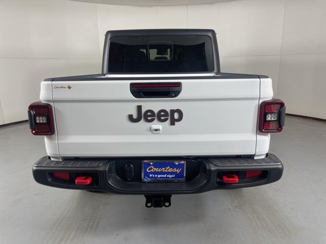 new 2025 Jeep Gladiator car, priced at $44,900