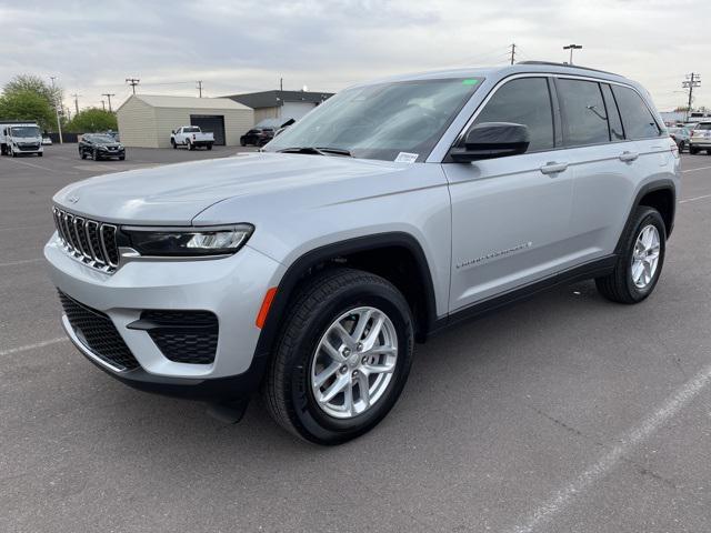 new 2025 Jeep Grand Cherokee car, priced at $38,053