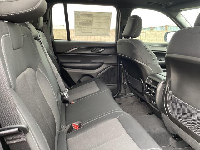 new 2025 Jeep Grand Cherokee car, priced at $38,053