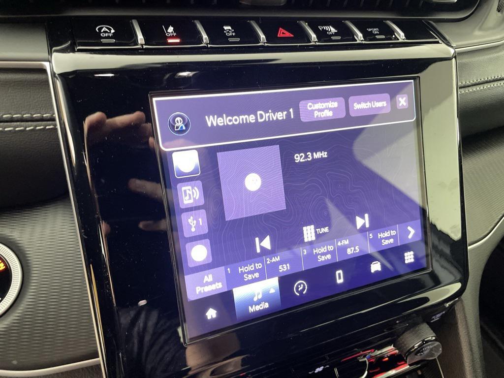 new 2025 Jeep Grand Cherokee car, priced at $32,900