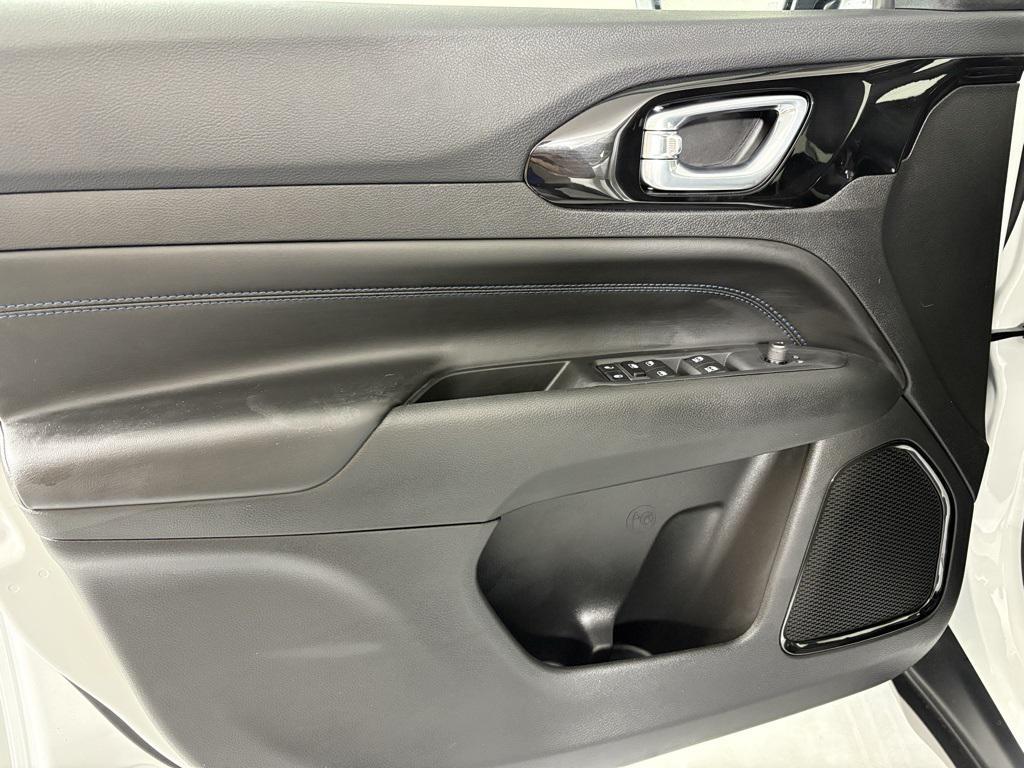 new 2026 Jeep Compass car, priced at $30,900