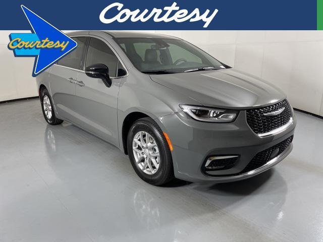 new 2025 Chrysler Pacifica car, priced at $39,900