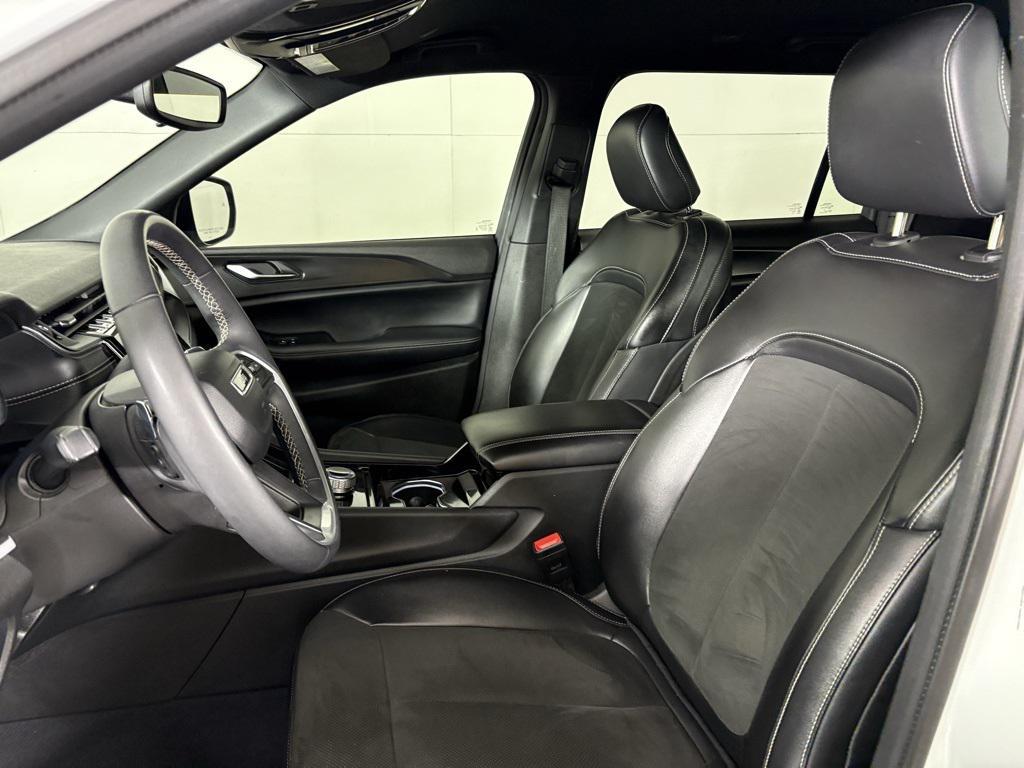 used 2023 Jeep Grand Cherokee L car, priced at $25,800