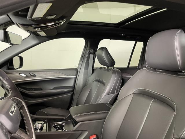 new 2025 Jeep Grand Cherokee car, priced at $46,900