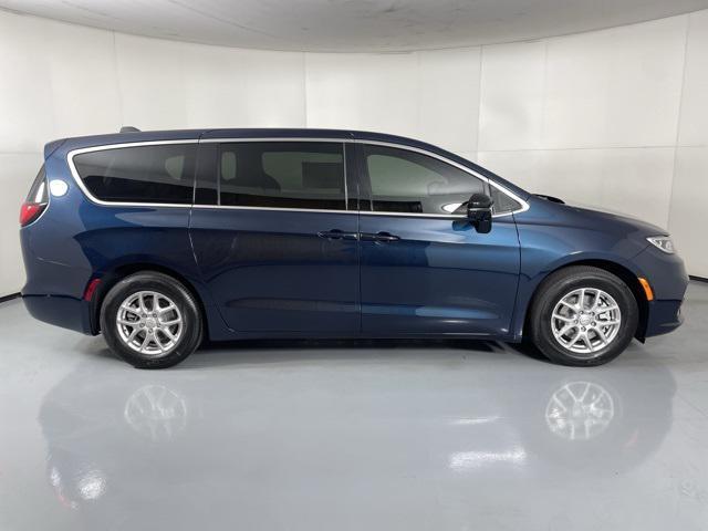 new 2025 Chrysler Pacifica car, priced at $39,900
