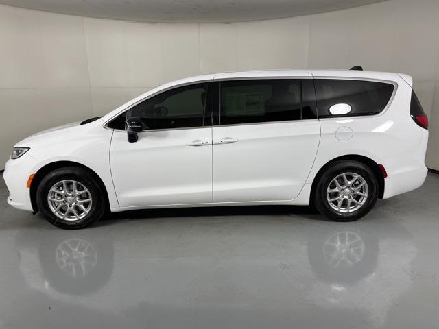 new 2025 Chrysler Pacifica car, priced at $33,445