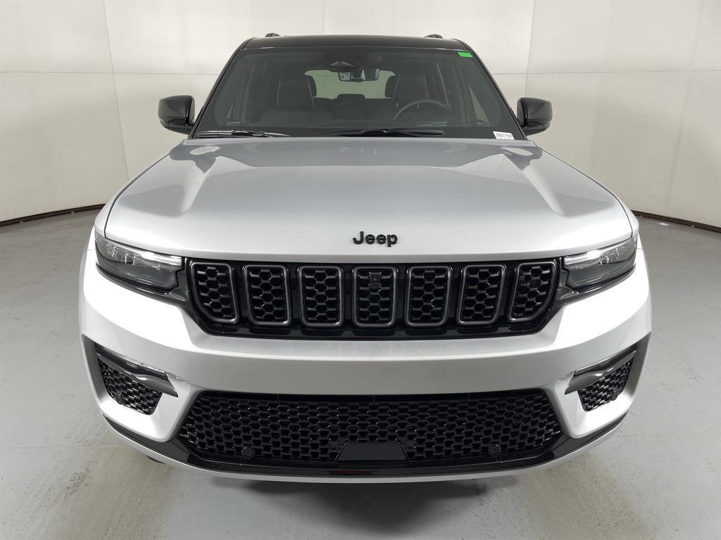 new 2025 Jeep Grand Cherokee car, priced at $61,900