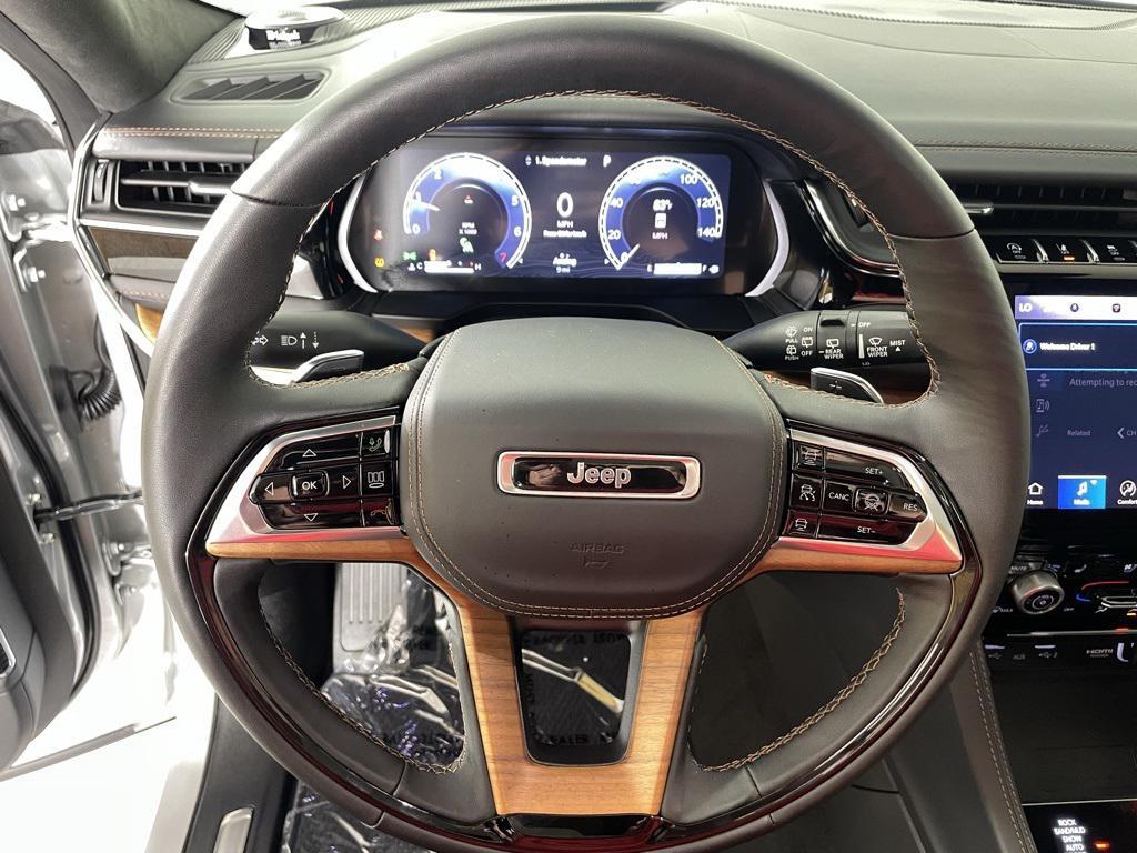 new 2025 Jeep Grand Cherokee car, priced at $61,900