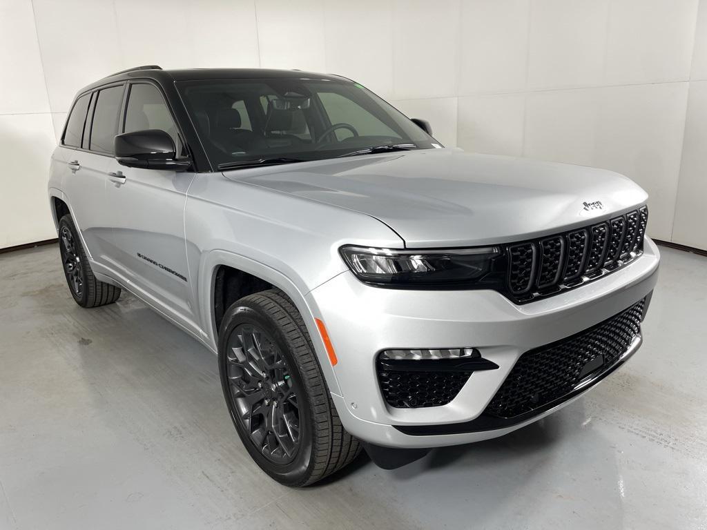 new 2025 Jeep Grand Cherokee car, priced at $61,900