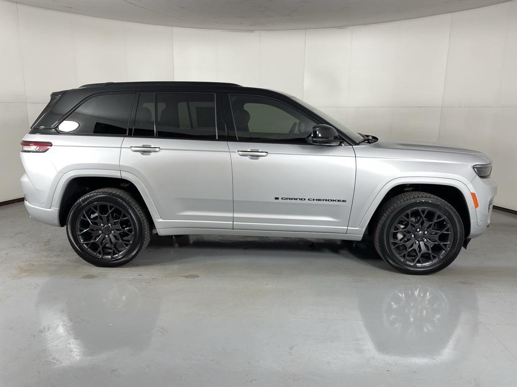 new 2025 Jeep Grand Cherokee car, priced at $61,900