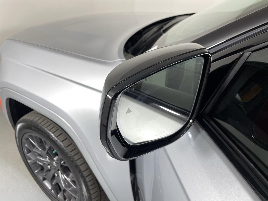 new 2025 Jeep Grand Cherokee car, priced at $61,900