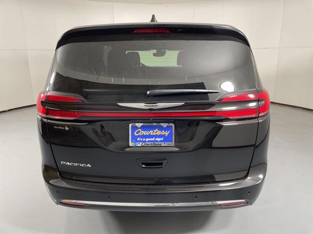 new 2025 Chrysler Pacifica car, priced at $36,720