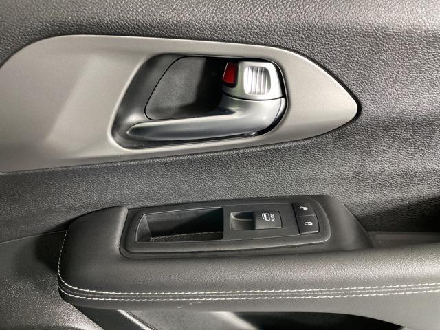 new 2025 Chrysler Pacifica car, priced at $36,720