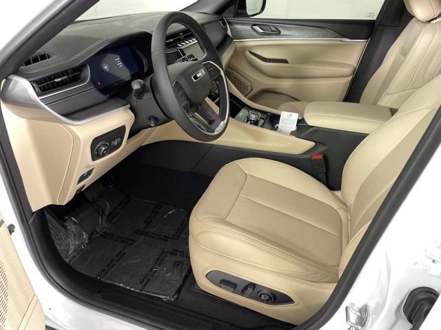 new 2025 Jeep Grand Cherokee L car, priced at $51,900