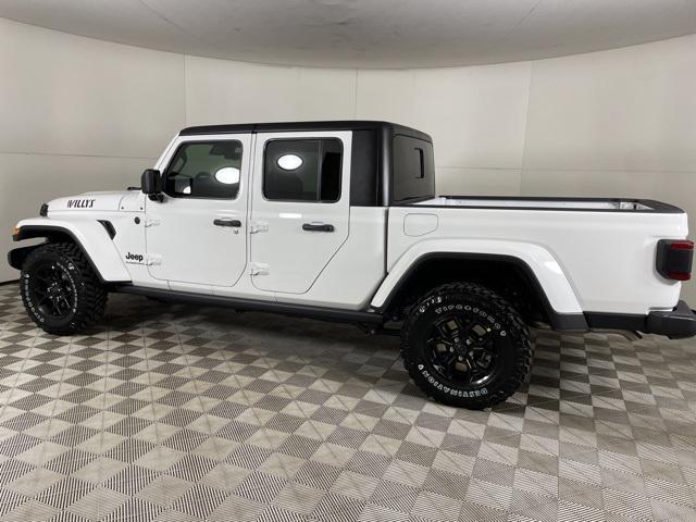 new 2024 Jeep Gladiator car, priced at $43,271