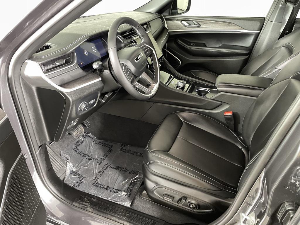 new 2025 Jeep Grand Cherokee L car, priced at $48,900