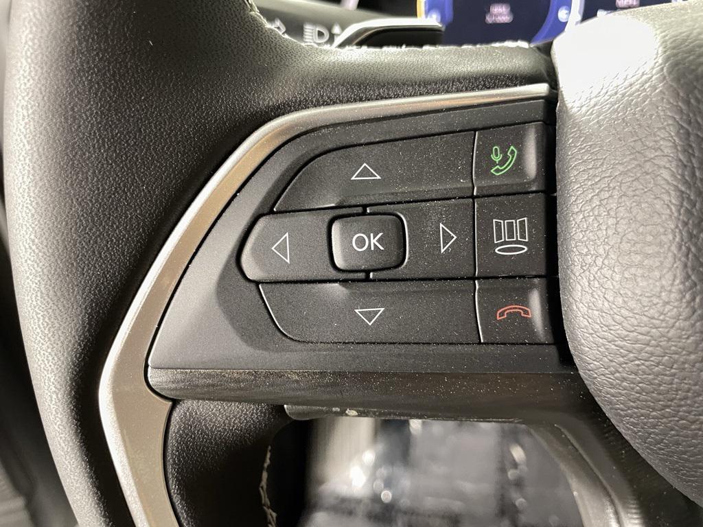 new 2025 Jeep Grand Cherokee car, priced at $36,900