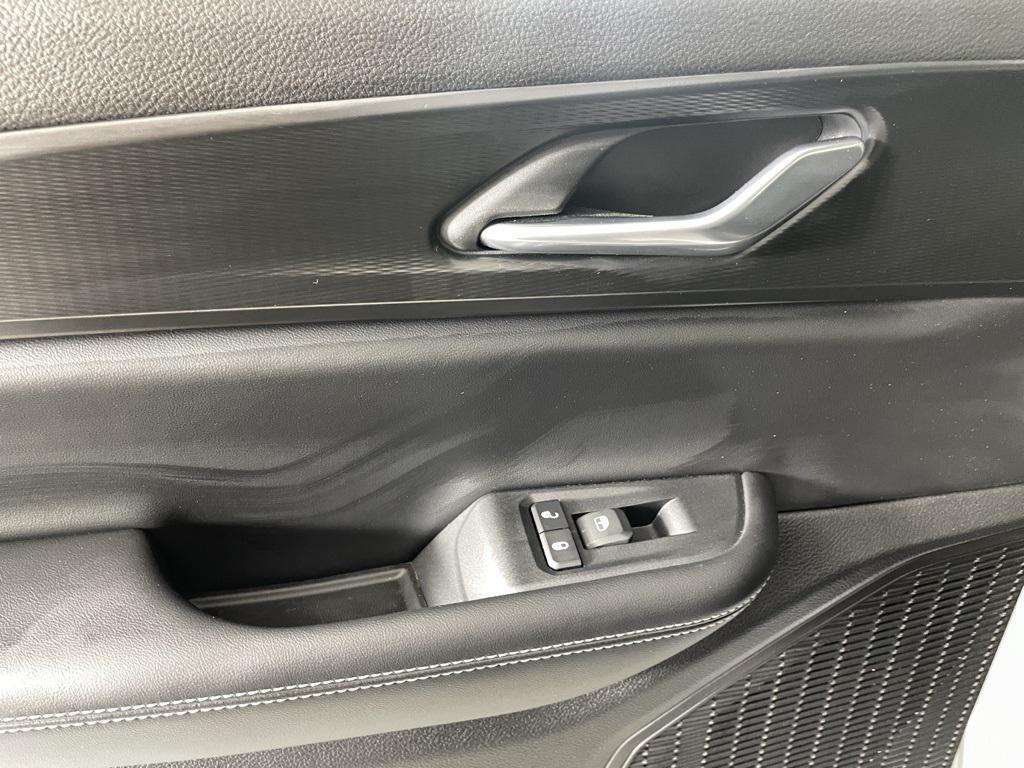 new 2025 Jeep Grand Cherokee car, priced at $36,900