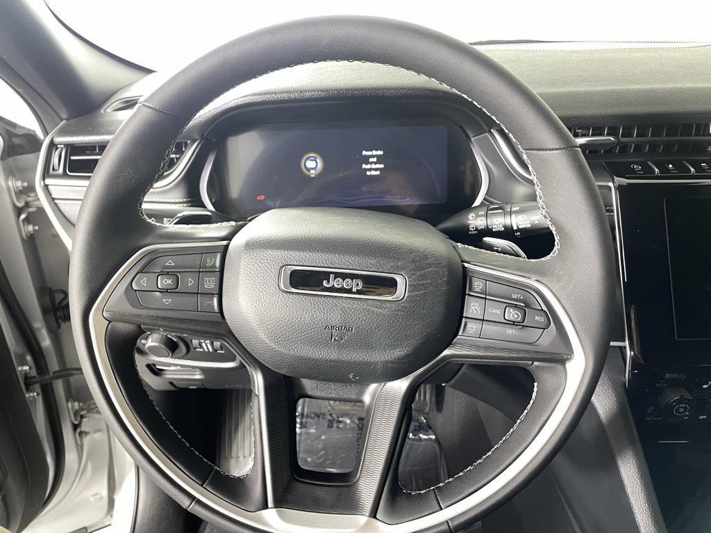 new 2025 Jeep Grand Cherokee car, priced at $36,900
