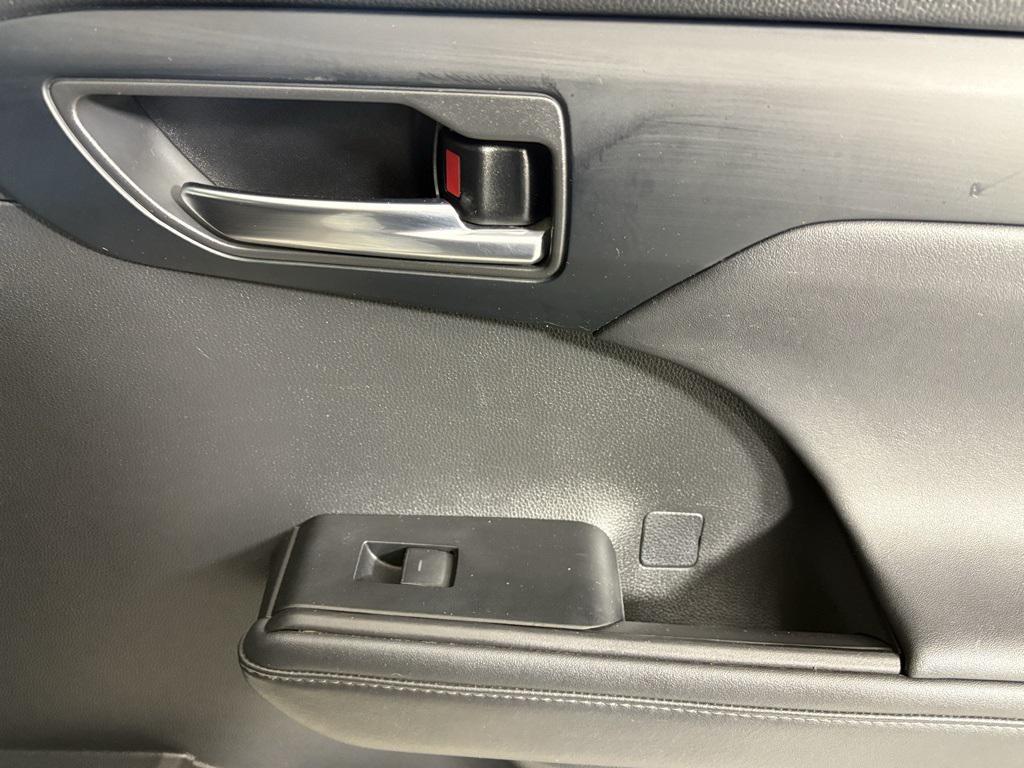 used 2022 Toyota Highlander car, priced at $31,500