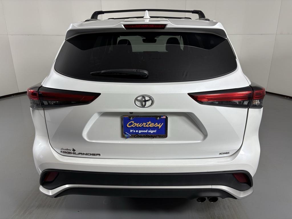 used 2022 Toyota Highlander car, priced at $31,500
