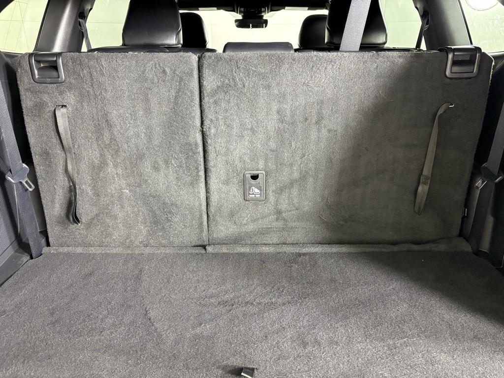 used 2022 Toyota Highlander car, priced at $31,500