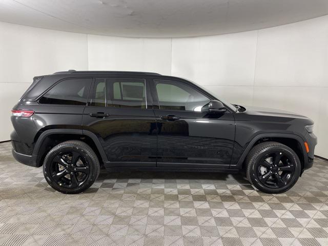 new 2025 Jeep Grand Cherokee car, priced at $55,730