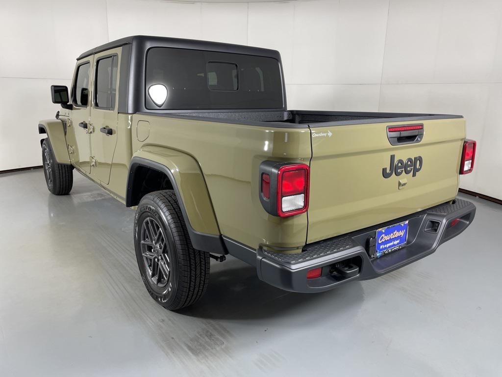 new 2025 Jeep Gladiator car, priced at $47,375