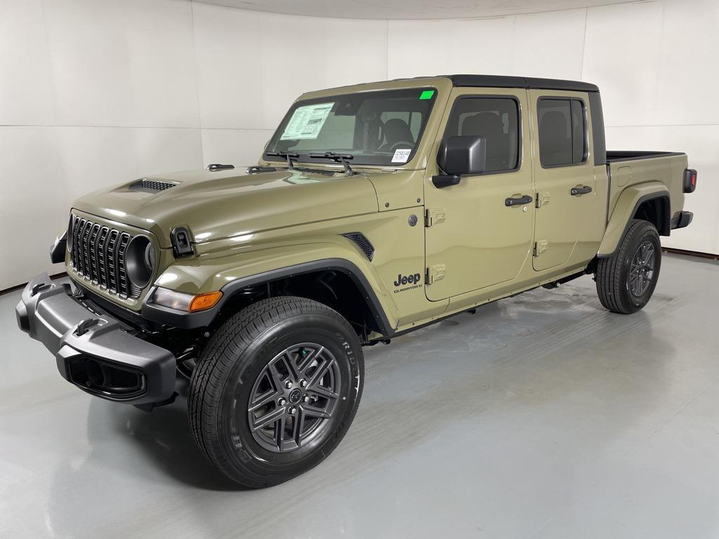 new 2025 Jeep Gladiator car, priced at $47,375