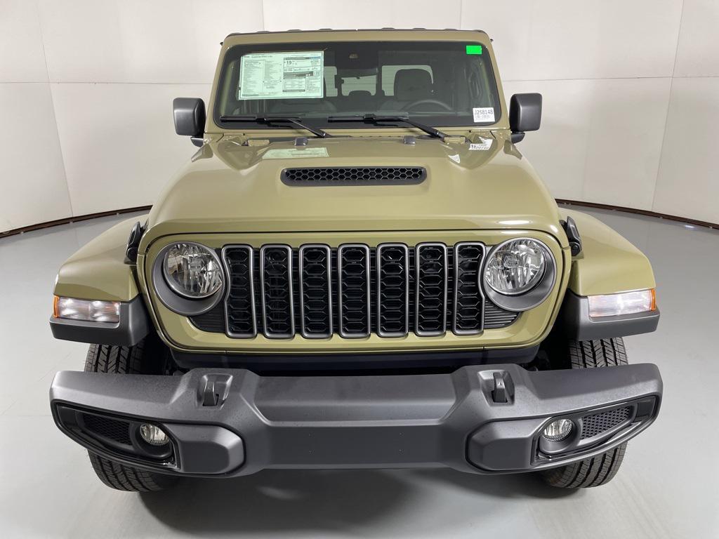 new 2025 Jeep Gladiator car, priced at $47,375