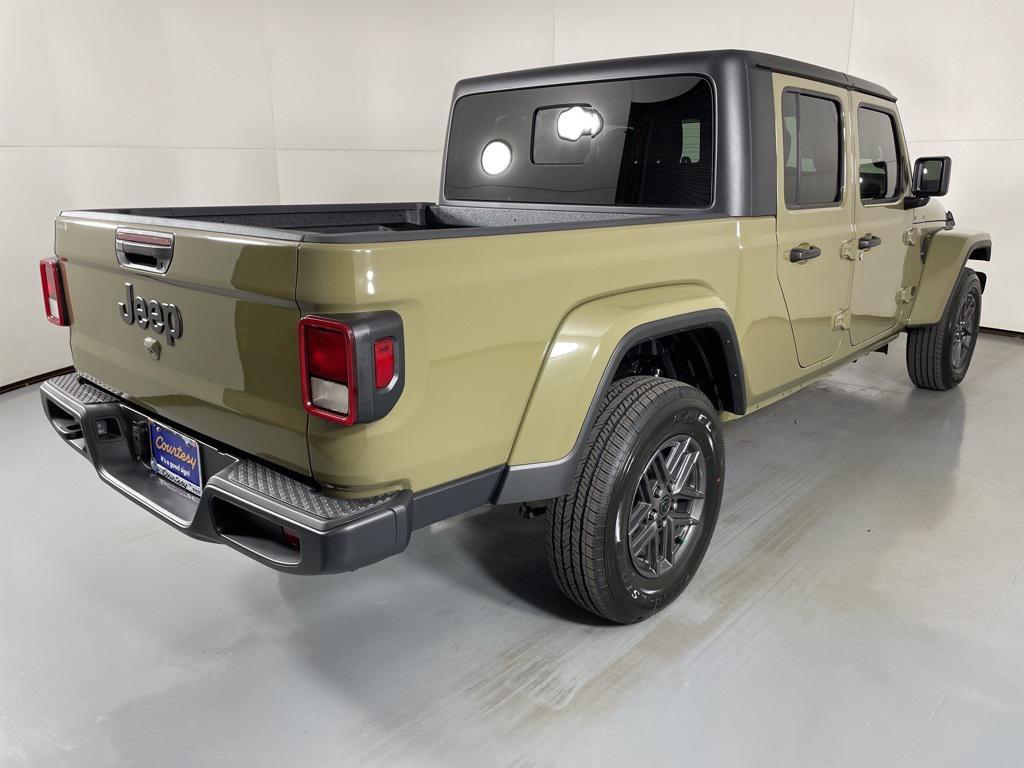 new 2025 Jeep Gladiator car, priced at $47,375