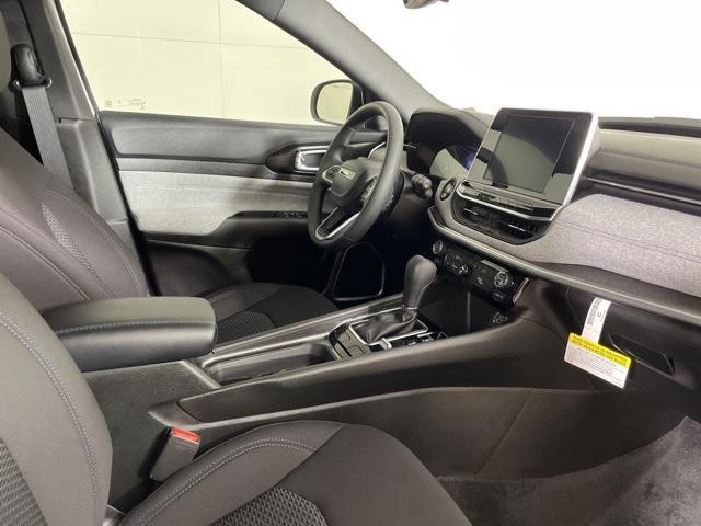 new 2025 Jeep Compass car, priced at $26,900