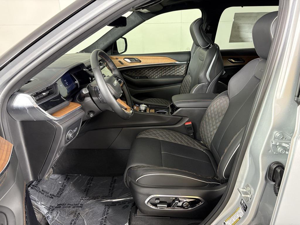 new 2025 Jeep Grand Cherokee L car, priced at $68,900