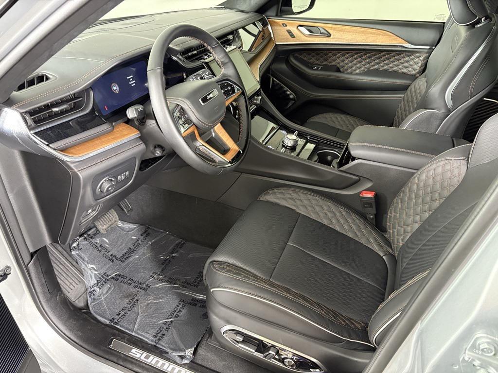 new 2025 Jeep Grand Cherokee L car, priced at $68,900