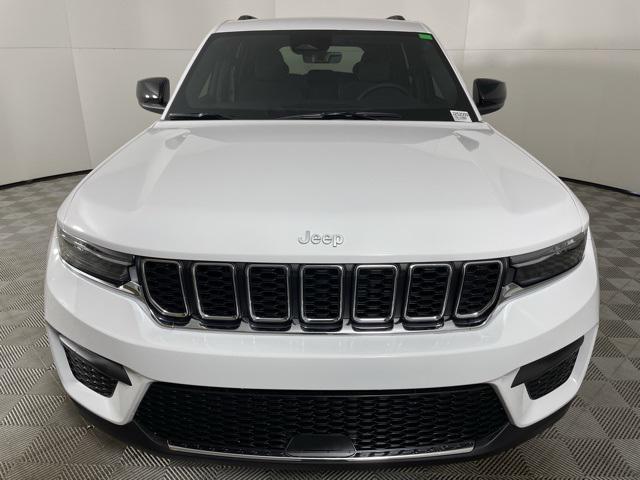 new 2025 Jeep Grand Cherokee car, priced at $42,575