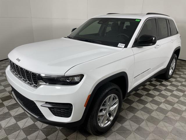 new 2025 Jeep Grand Cherokee car, priced at $42,575