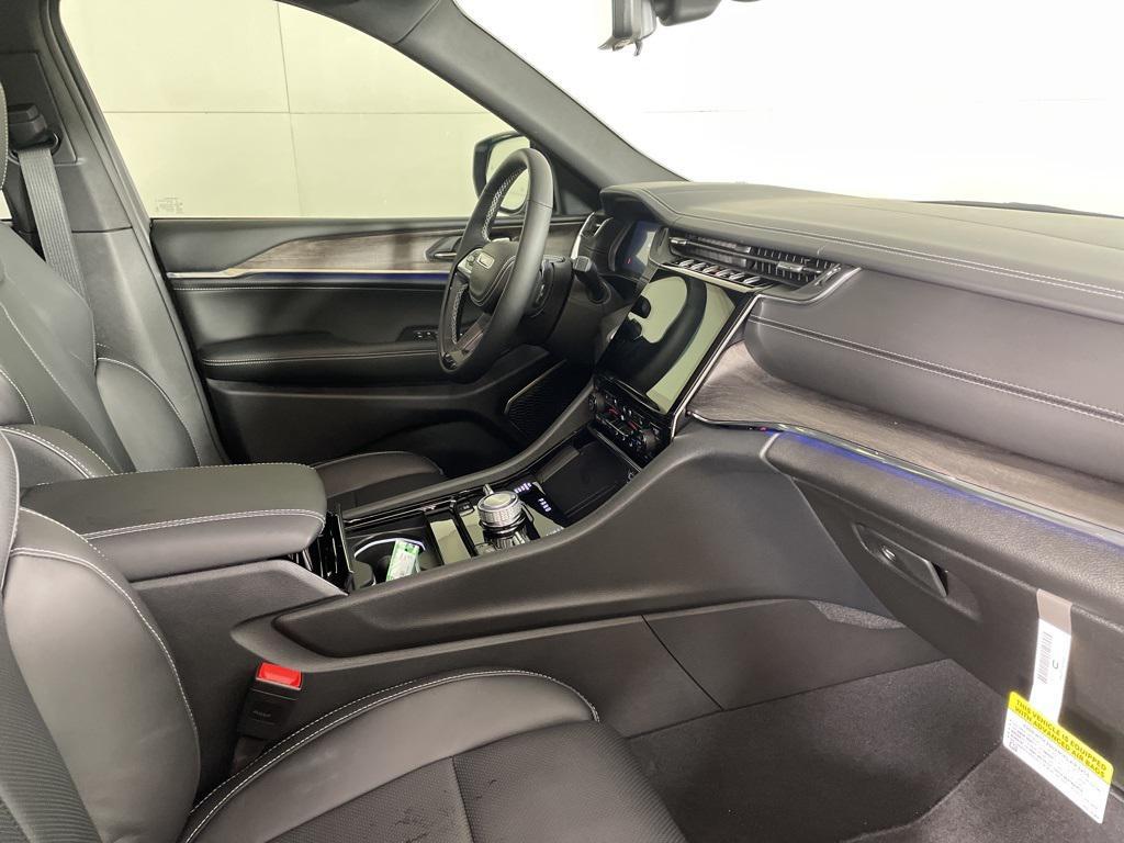new 2025 Jeep Grand Cherokee car, priced at $63,385
