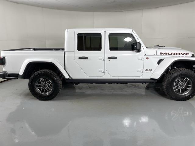 new 2025 Jeep Gladiator car, priced at $51,900