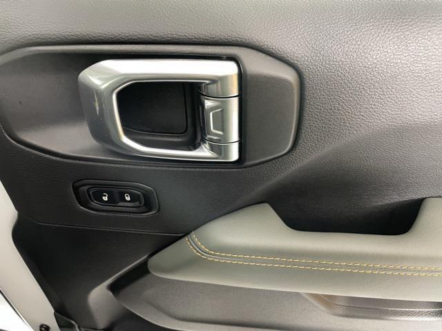 new 2025 Jeep Gladiator car, priced at $51,900