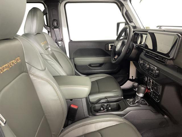 new 2025 Jeep Gladiator car, priced at $51,900