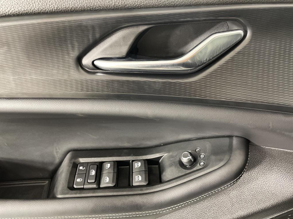 used 2024 Jeep Grand Cherokee L car, priced at $28,800