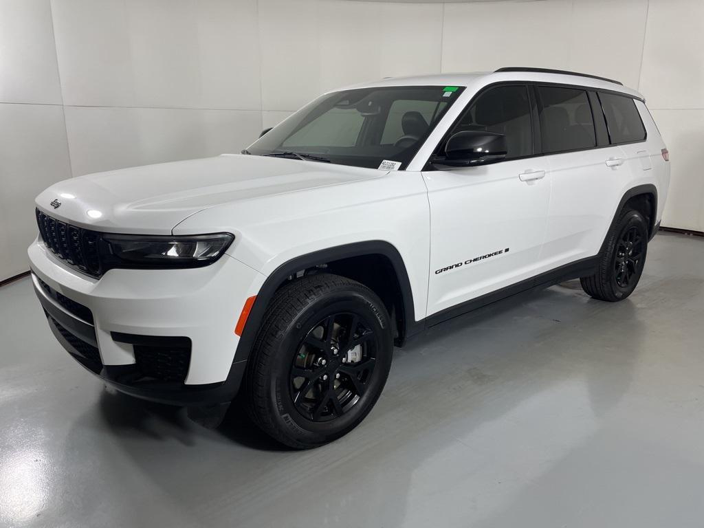 used 2024 Jeep Grand Cherokee L car, priced at $28,800