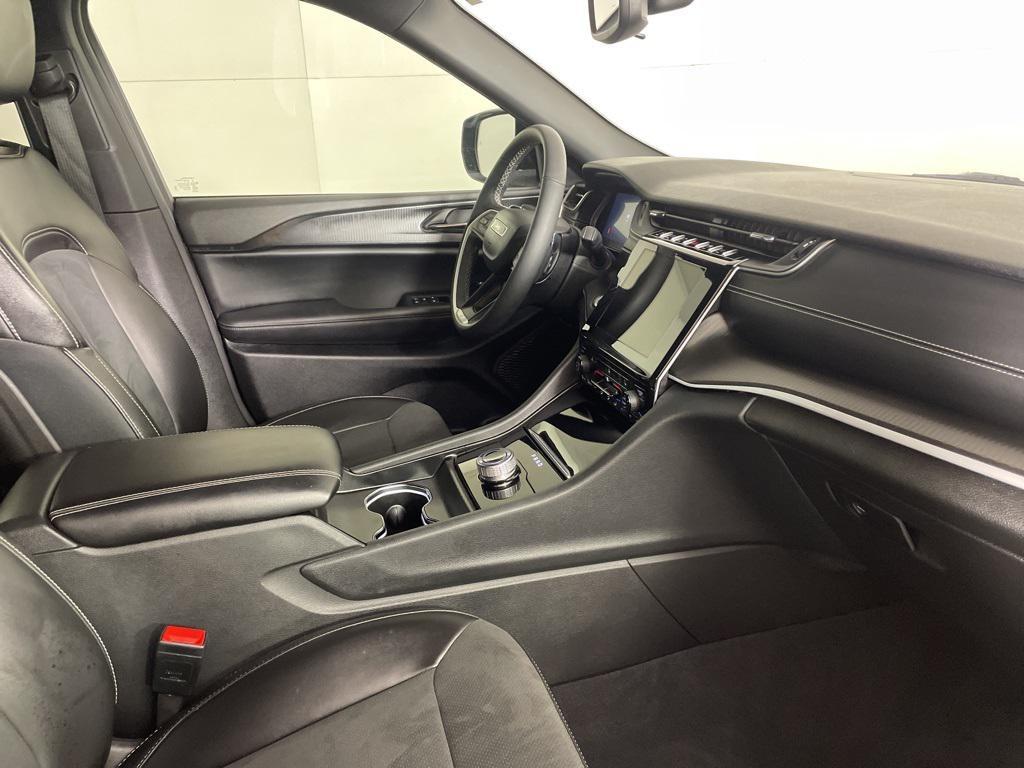 used 2024 Jeep Grand Cherokee L car, priced at $28,800